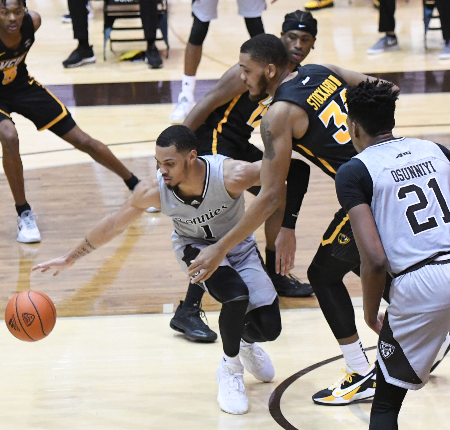 Second half rally lifts Bona past VCU, 70-54